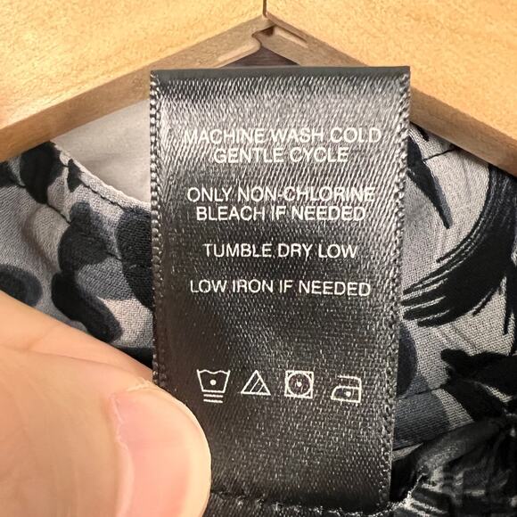 ALI MILES Women's S Grey Crinkle Animal Print Button Front Roll Tab Artsy Tunic - Picture 7 of 11